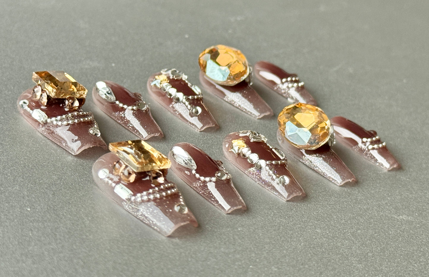 N3023 - Amber Majesty